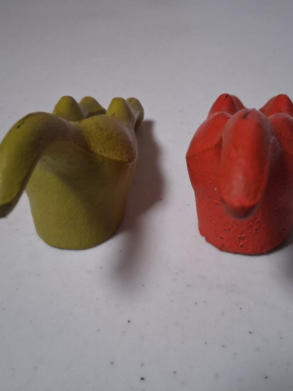 Cast Iron Dog Tail Hooks Pair Wall Mounted Hanging Orange Lime Green Dogs 5" - Picture 4 of 15